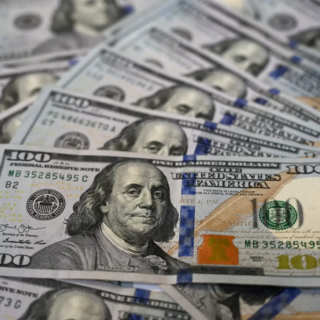 Up to $350 cash back on windshield replacement with approved insurance in Arizona